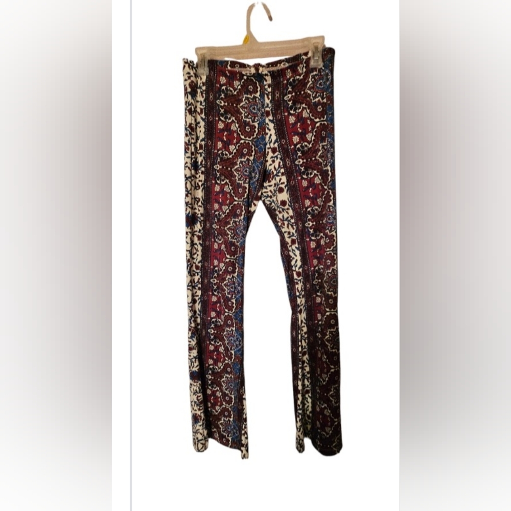 Leggings wide bottom. Large. Mauve brand..soft Jersey material.